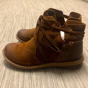 Born Distressed Genuine Leather Booties Size 6